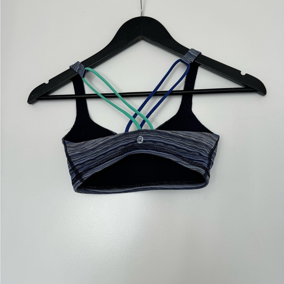 Lululemon Athletica Free To Be Micro Stripe Twist Sports Bra - Picture 2 of 6